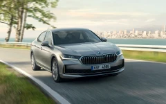 Skoda Superb sau similar